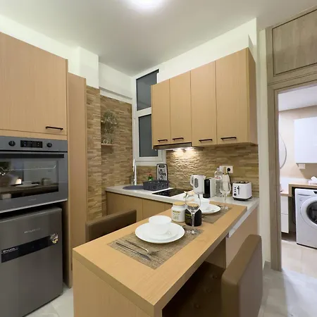 Hestya-cozy Near Acropolis Athens